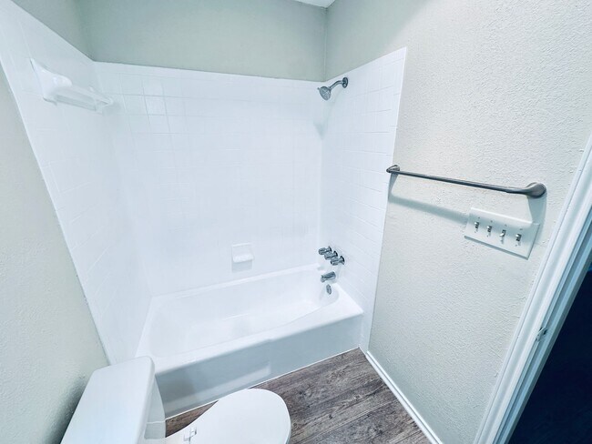 Building Photo - 379 Fantail Loop