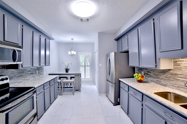 Building Photo - 727 Bunker Hill Rd