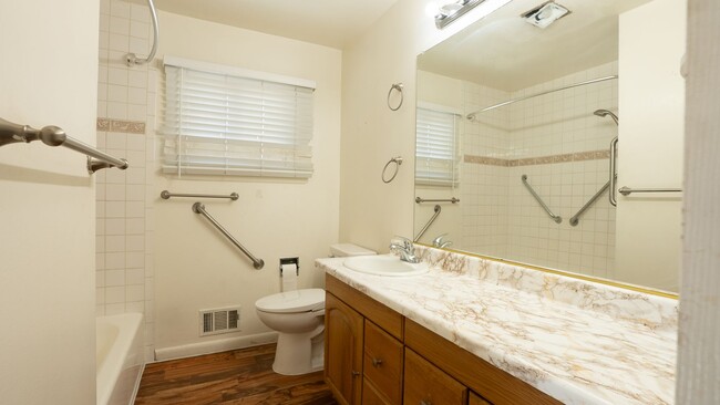 Building Photo - Comfort & Convenience: 3BR Home with Garage, RV Parking, and Flex Room