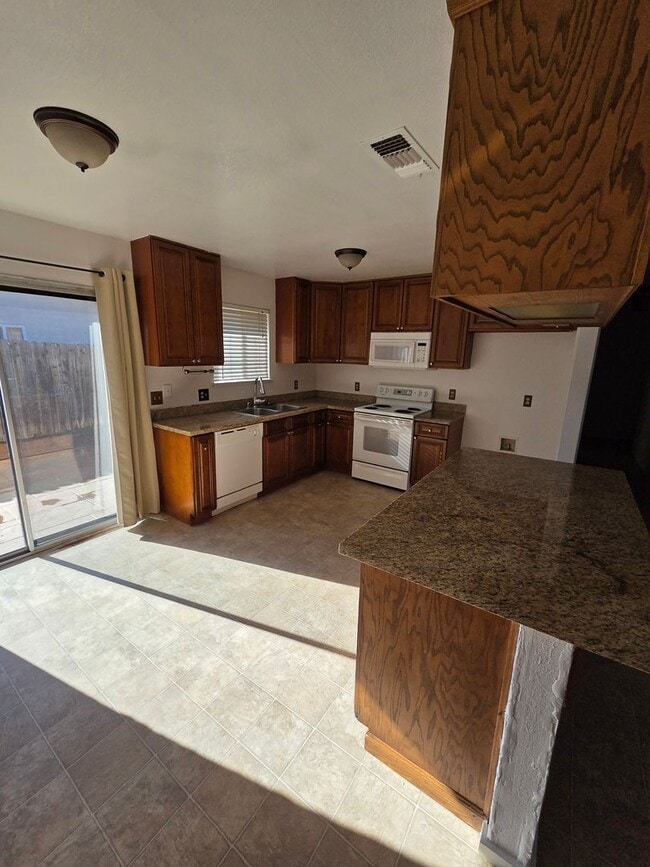 Building Photo - 1460 Linden Way