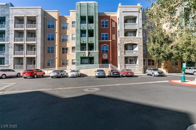 Building Photo - 32 E Serene Ave