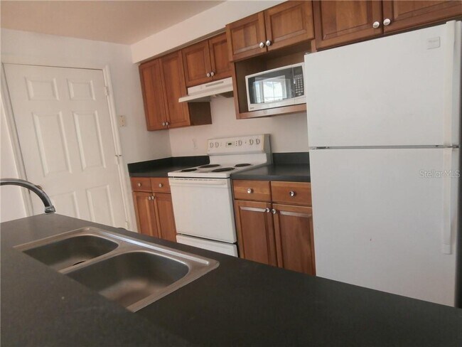 Building Photo - 6550 Time Square Ave