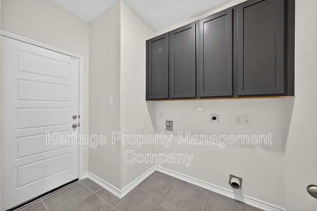 Building Photo - 8014 Kingfisher Lndg