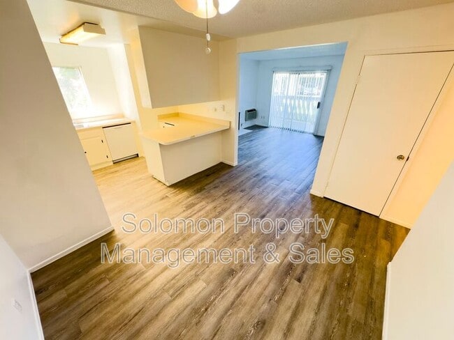 Building Photo - 529 Sandalwood Pl