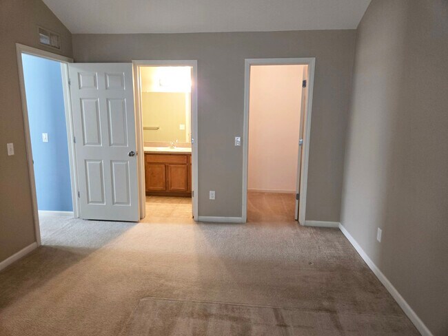 Building Photo - 29949 Fox Run Cir