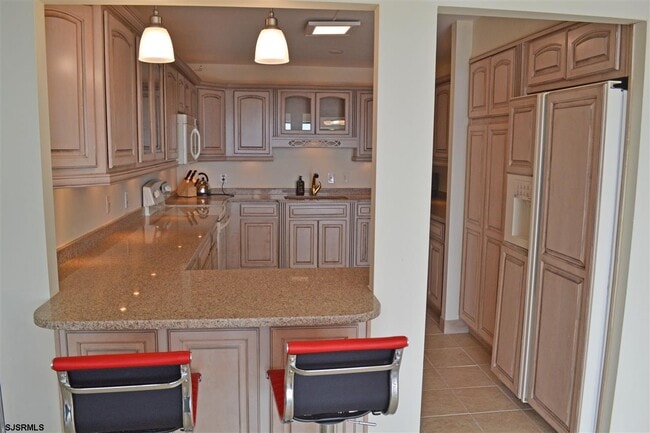 Building Photo - 236 N Derby Ave