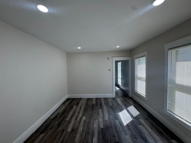 Building Photo - 3029 W 104th St