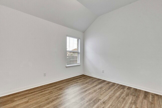Building Photo - 175 Short Leaf Dr