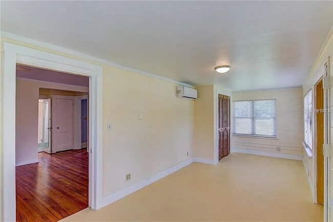 Building Photo - 408 3rd Ave E