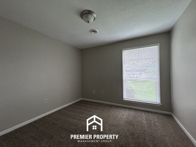 Building Photo - Charming 3BR/2BA in Southaven | Hardwood Floors & Large Fenced Backyard