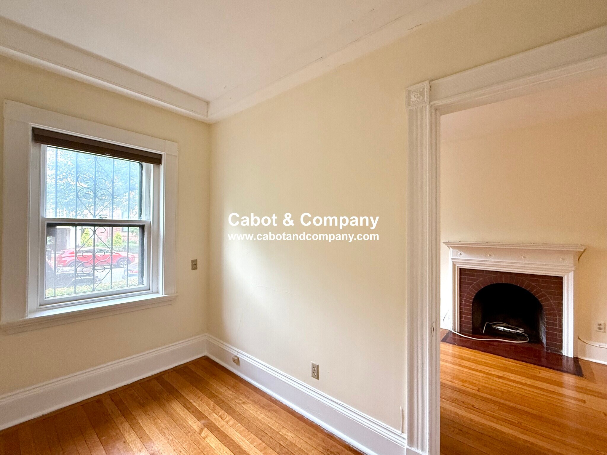 Building Photo - 186 Beacon St