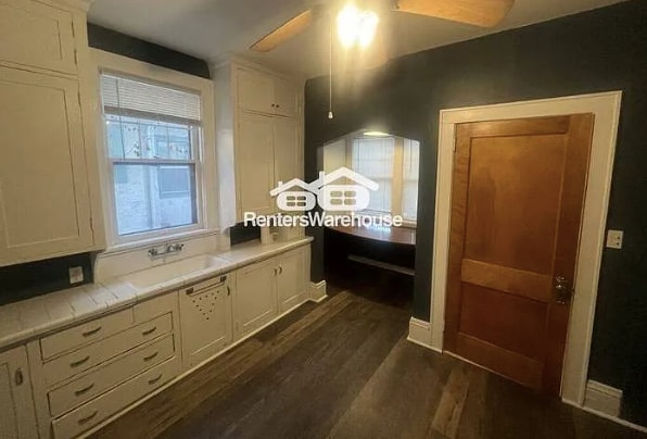 Building Photo - 3857 Pillsbury Ave