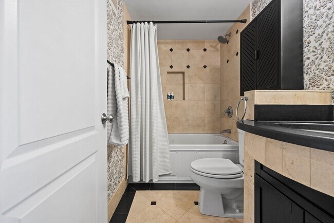 Building Photo - 109 N St