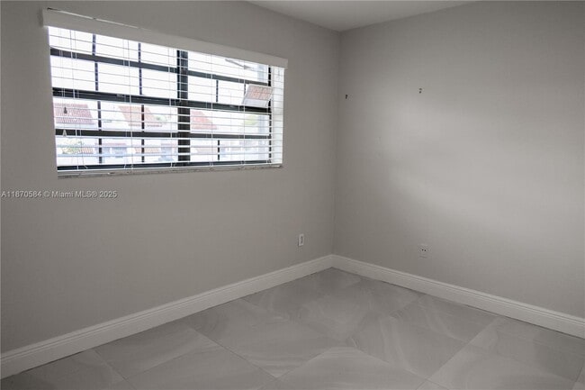 Building Photo - 6211 SW 138th Ct