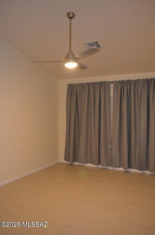 Building Photo - 942 S Suncove Dr