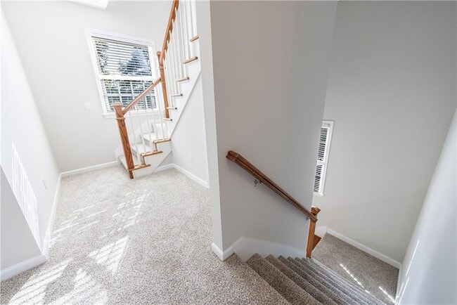 Building Photo - 1454 Hedgewood Ln NW