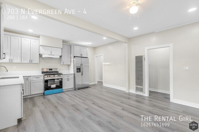 Building Photo - 703 N Evergreen Ave