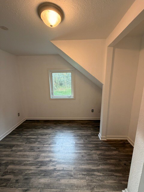 Building Photo - 4500 Willow Cir