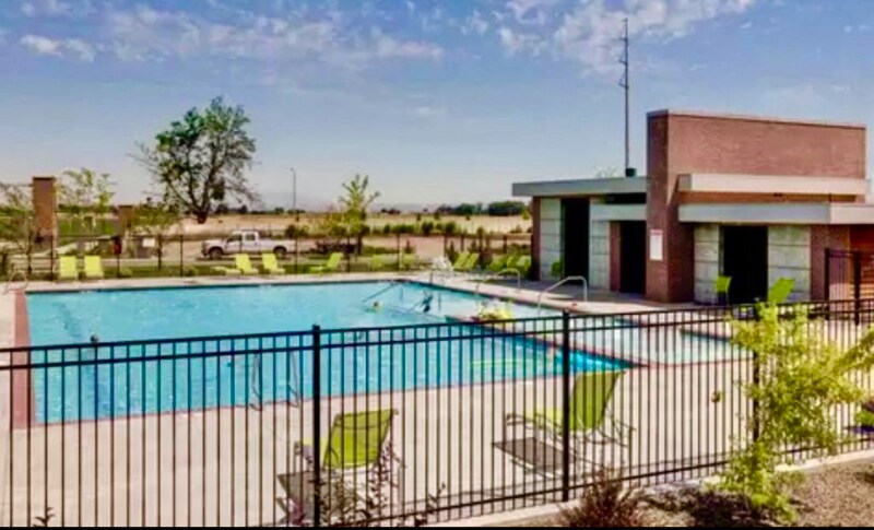 Building Photo - 4639 N Maplestone Ave