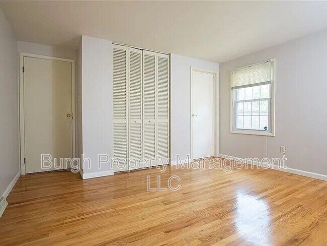 Building Photo - 1248 Satellite Cir