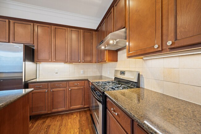 Building Photo - 2202 Hilshire Terrace Ct