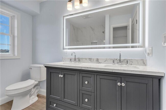 Building Photo - 10 Anthony Ave