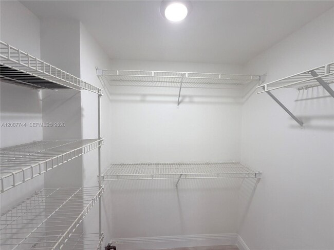Building Photo - 7801 S Colony Cir