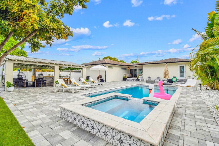 Building Photo - 1107 W Braddock St