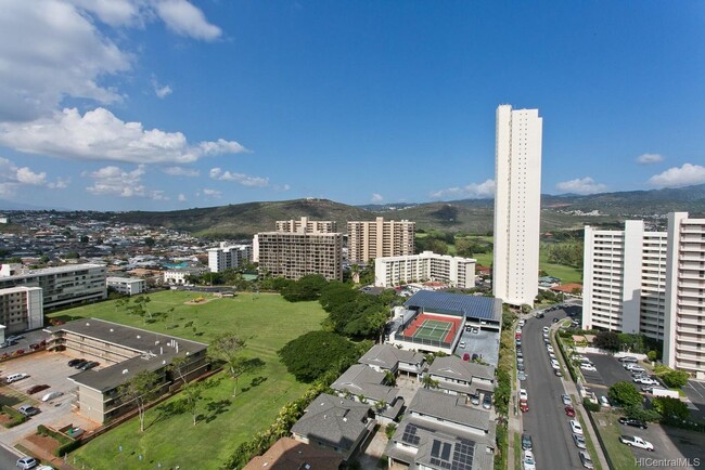 Building Photo - Century West - High floor with mountain an...