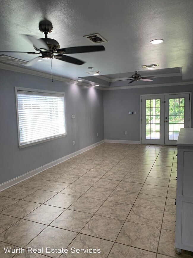 Building Photo - 3 br, 2.5 bath House - 14042 Woodland Ridg...