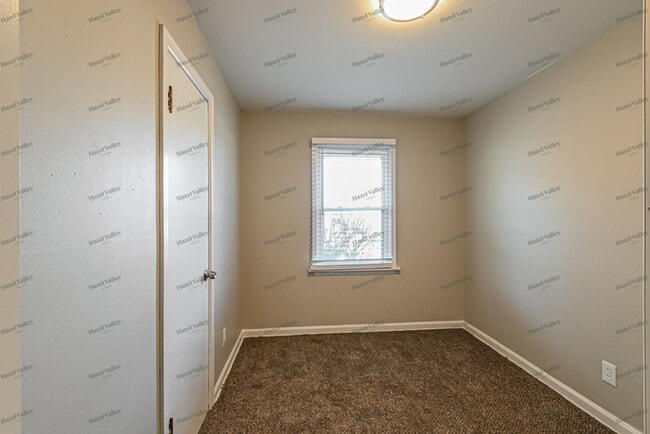 Building Photo - 9418 Echo Ln