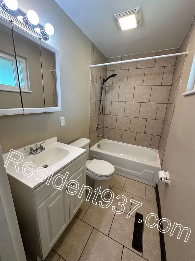Building Photo - 3 Bed 2 Bath Home In Huber