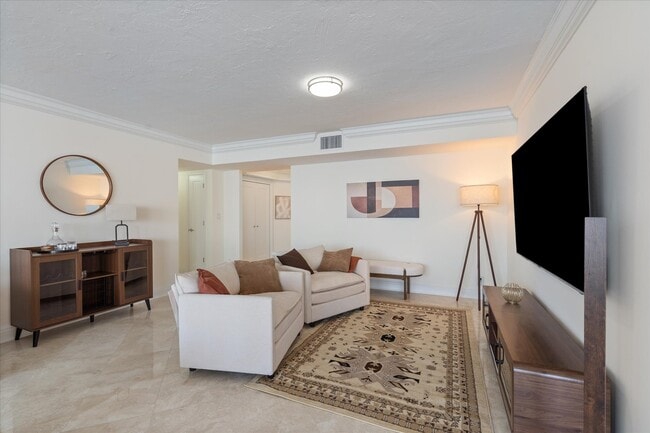 Building Photo - 2200 S Ocean Ln