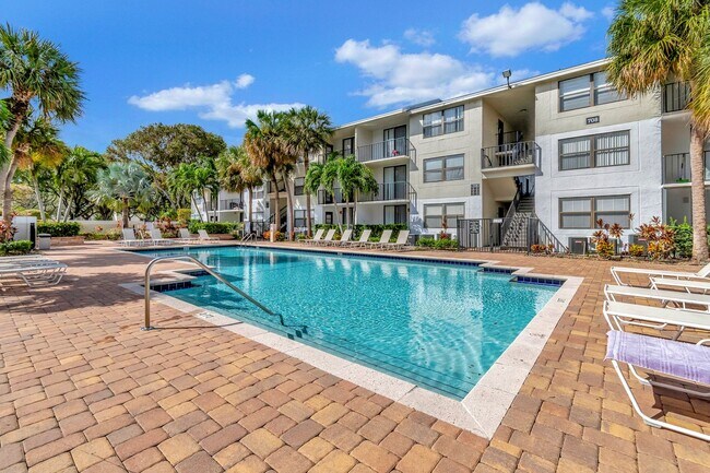 Building Photo - ONE BEDROOM ONE BATHROOM! WATERFRONT COMMU...
