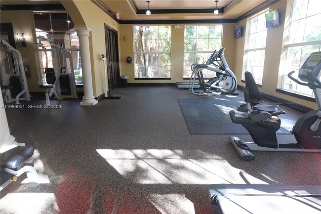 Building Photo - 8040 N Nob Hill Rd