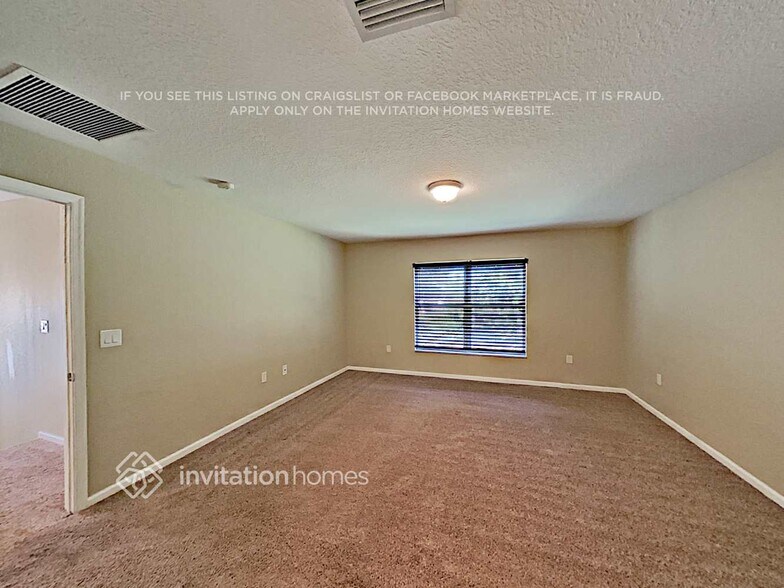 Building Photo - 10441 Yarrow Dr