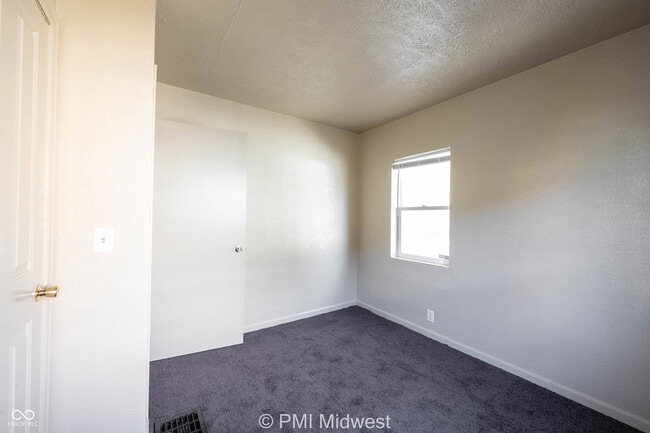 Building Photo - 4565 Brookville Rd