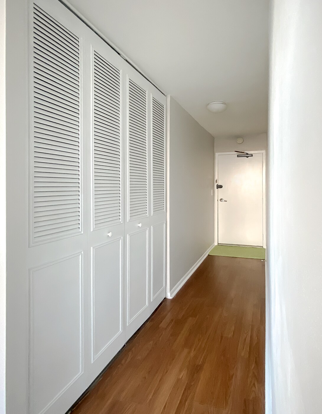 Building Photo - 6171 N Sheridan Rd