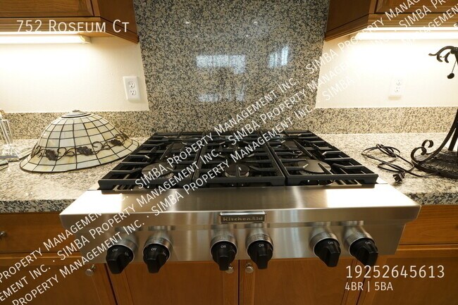 Building Photo - 752 Roseum Ct
