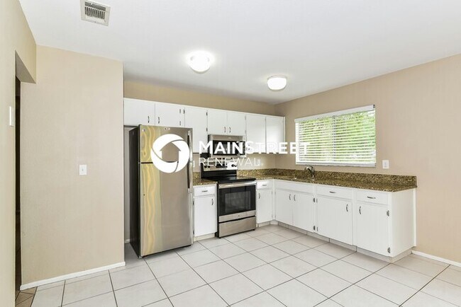 Building Photo - 3 Bedroom Pet-Friendly Home in North Port, FL with Main Street Renewal