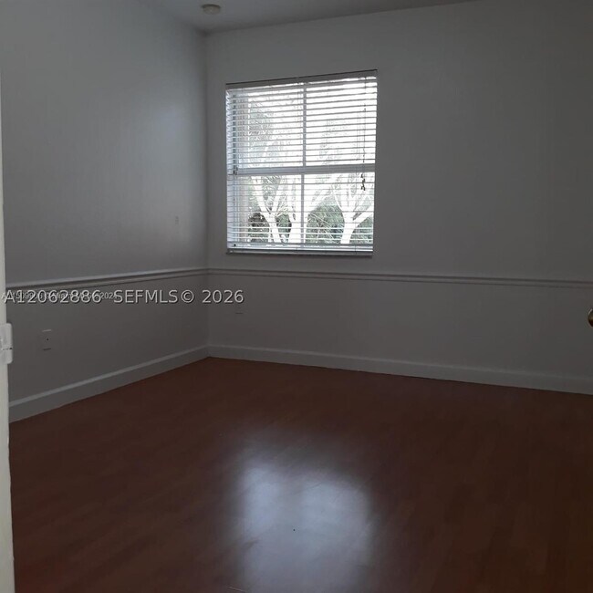 Building Photo - 1398 NE 33rd Ave