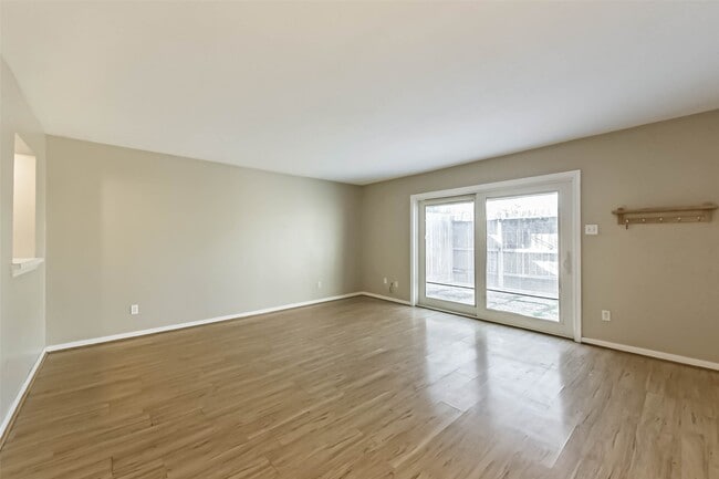 Building Photo - 11525 Burdine St