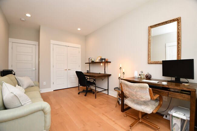 Building Photo - 1239 W Tidwell Rd