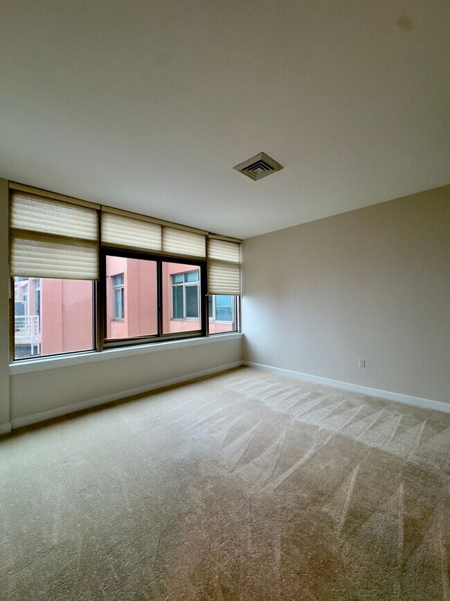 Building Photo - Elegant 2 Bedroom/2.5 Bathroom Apartment with Den, 2 Parking Spaces, and Storage Unit in Canton, ...
