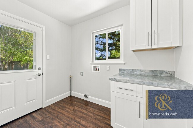 Building Photo - 1042 Madison Ave