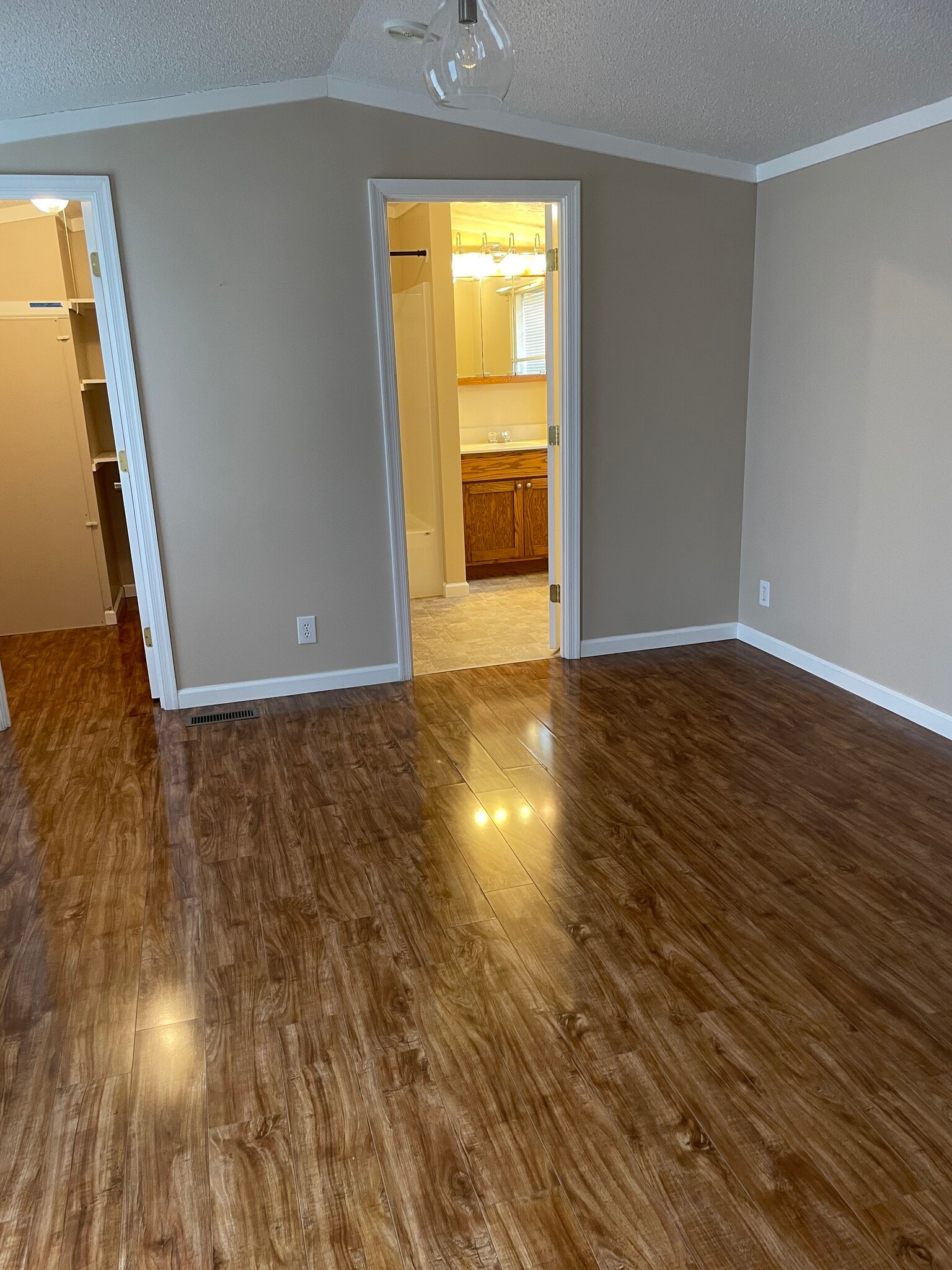 Master Bedroom - 2352 Saint Andrews Dr