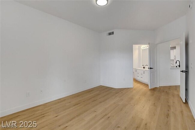 Building Photo - 7400 W Flamingo Rd