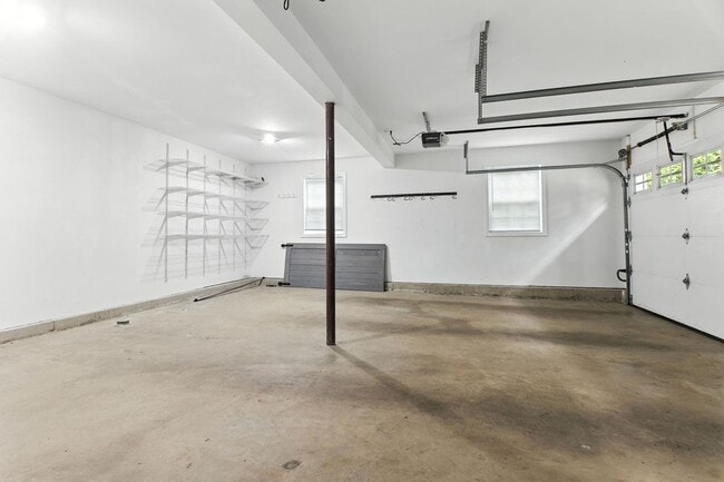 Building Photo - 221 Griffin Rd