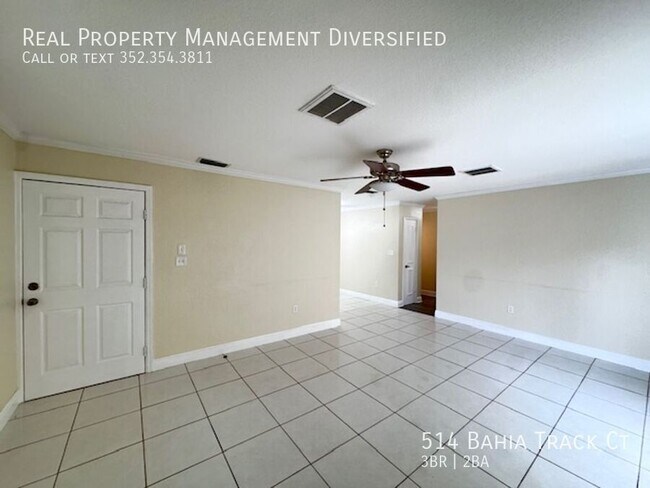 Building Photo - 514 B Track Ct