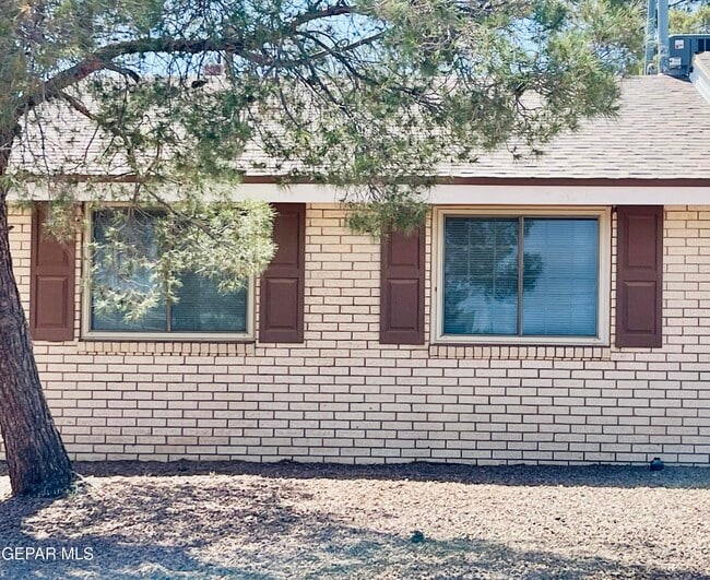 Building Photo - 481 Rio Arriba Dr